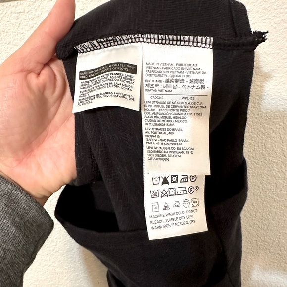 EUC LEVI’S Twist Front Crop Tank Top Black Cotton - Picture 6 of 7